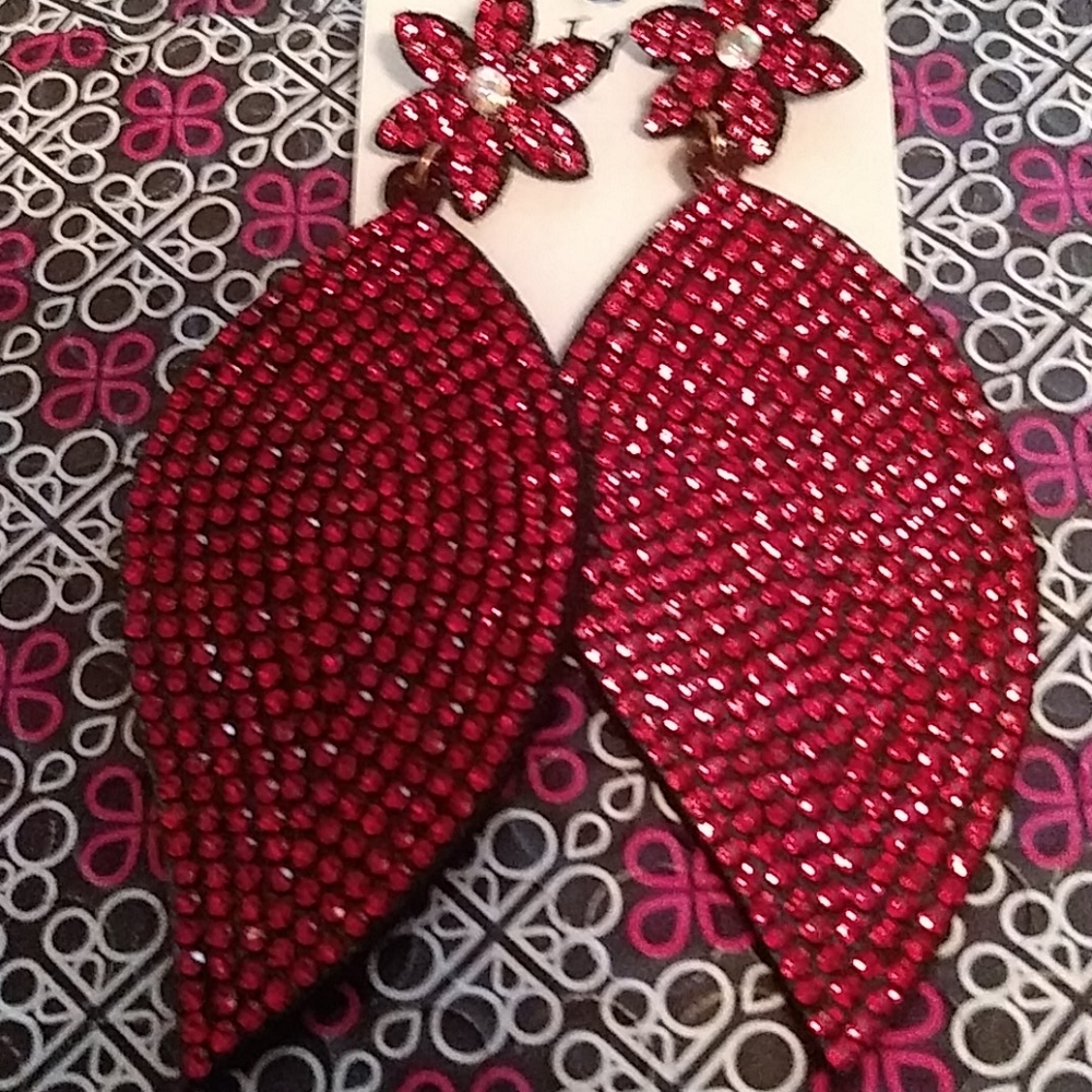 Earrings - Picture 2 of 10